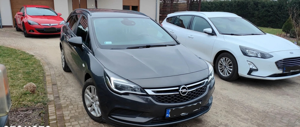 Opel Astra cena 36000 przebieg: 195000, rok produkcji 2016 z Dobrzyca małe 121